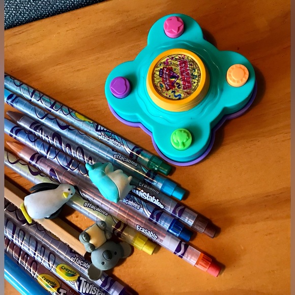 2/$10 Kids Arts Crafts CRAYOLA Twistable Crayons BK Shape Hole Puncher Erasers - Picture 4 of 10